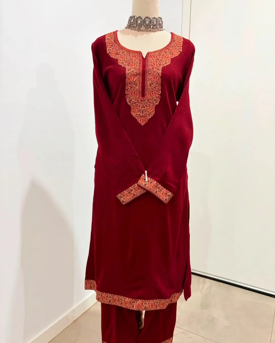Elegant Kashmiri 2-Piece Suit (Copy)